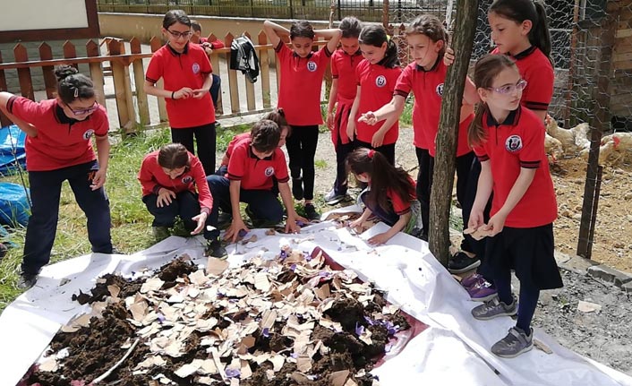 Öğrenciler kendi gübresini kendisi üretiyor