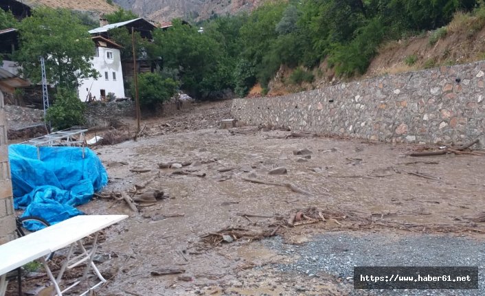 Artvin'de selin gelişi böyle görüntülendi!