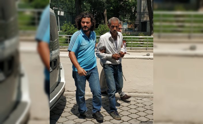 Boşanma davası açan karısını bıçakladı