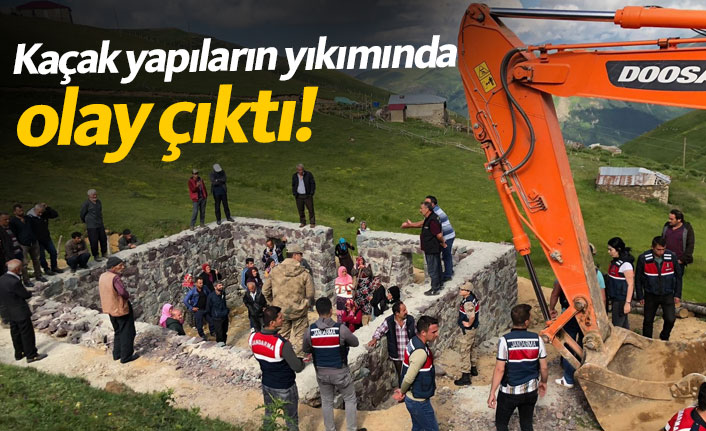 Gümüşhane'de kaçak yapıların yıkımında olay!