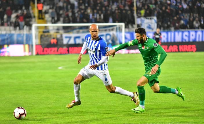 Obertan Erzurumspor'da kaldı!