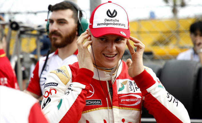 Michael Schumacher F2 kariyerinin ilk birinciliğini aldı