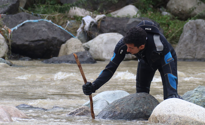 Rize'de selde kaybolan şahıs aranıyor