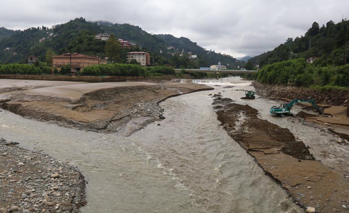 Rize'de selde kaybolan şahıs aranıyor