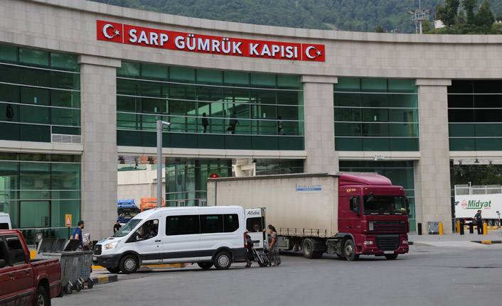 Sarp Sınır Kapısı'nda geçişlere zam