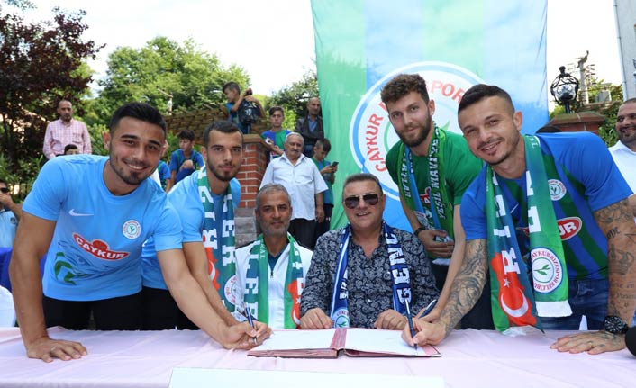 Çaykur Rizespor'da 4 imza birden