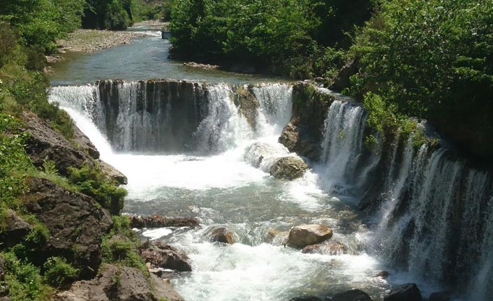 Giresun'da Pangal Şelalesi ilgi odağı