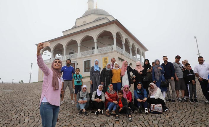 Kıble Dağı'ndaki camiye Arap turist ilgisi