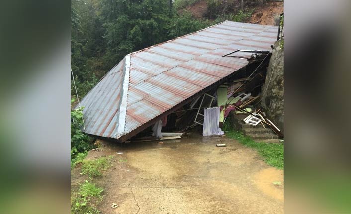 Rize’de şiddetli yağış heyelan getirdi