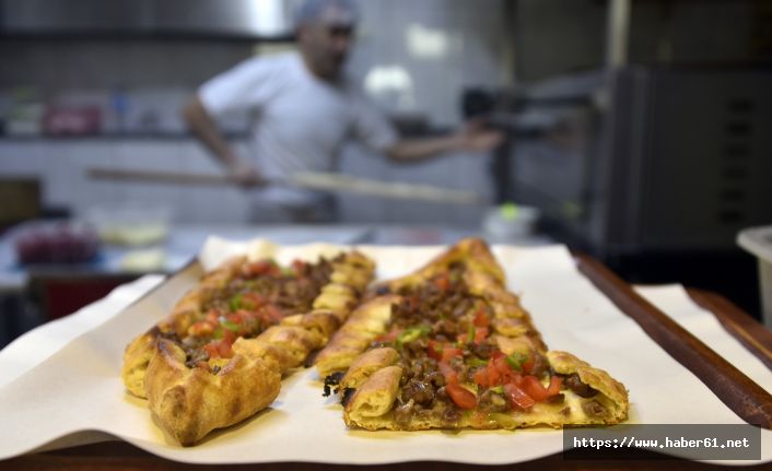 Bu pideyi yemek için kilometrelerce yol geliyorlar