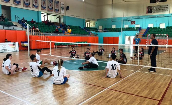 Oturarak Voleybol Turnuvası düzenlendi