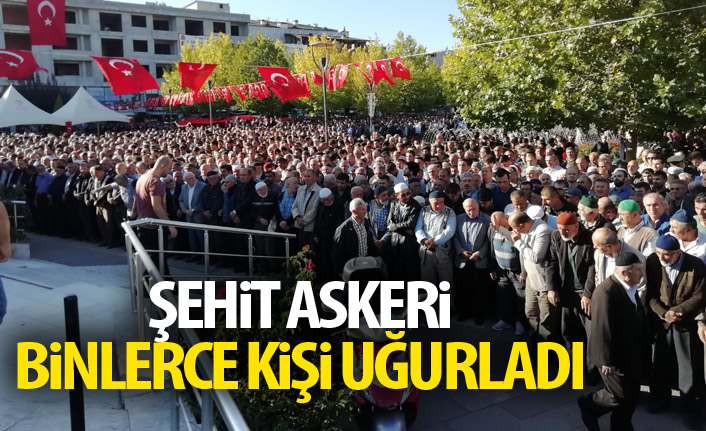 Şehit asker gözyaşları içinde toprağa verildi