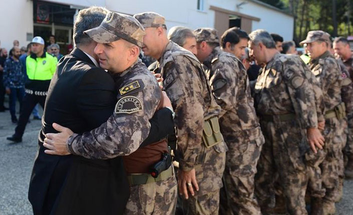 Özel harekat polisleri Barış Pınarı Harekatı'na uğurlandı