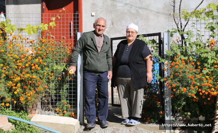 Sular altında kalan köylerini terk etmediler!