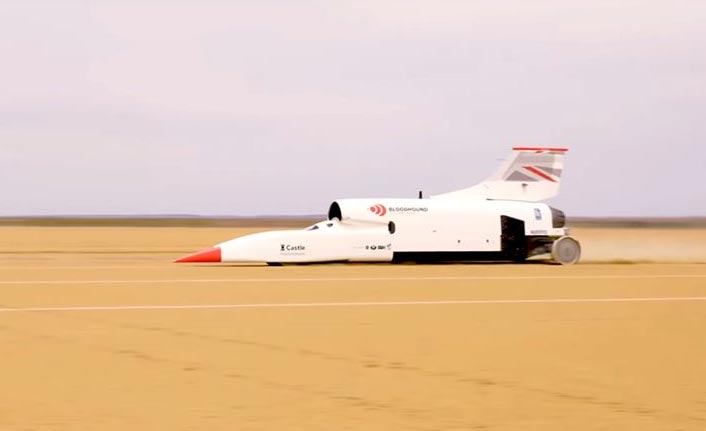 Süpersonik araç Bloodhound Güney Afrika'da hız rekoru kırdı