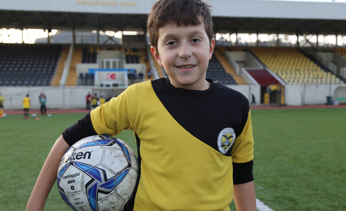 Futbol oynamak istediğini bakana mektupla yazdı, hayali gerçek oldu