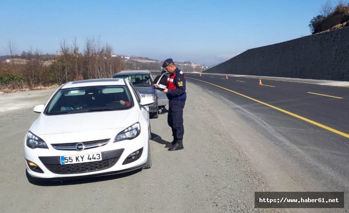 Yaptıkları hızın cezasını jandarma kesti!