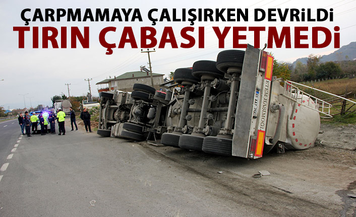 Tır Minibüse çarpmamak isterken devrildi