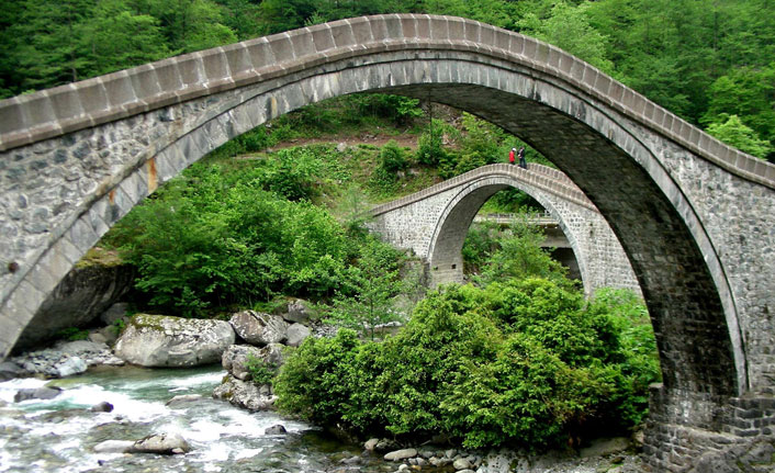 Çifte köprüler tarihe meydan okuyor