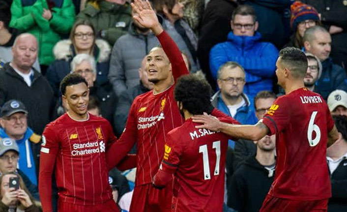 Liverpool arayı açıyor