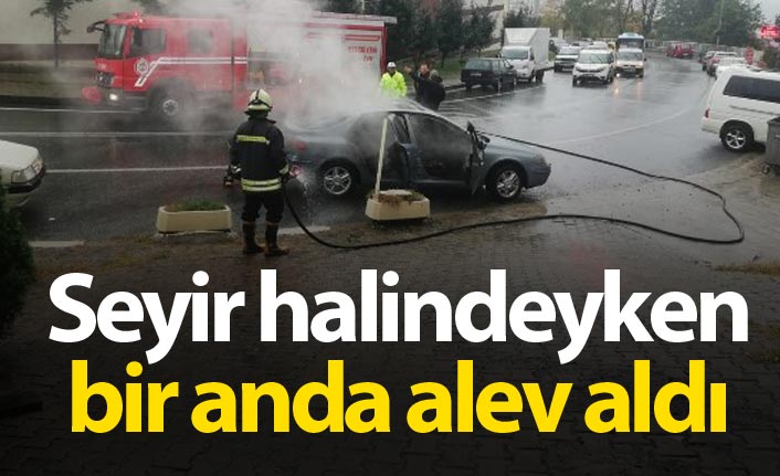 Rize'de seyir halindeki araç alev alev yandı