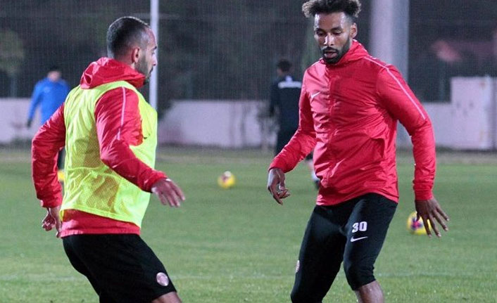 Trabzonspor'un rakibi Antalyaspor'da kadro belli oldu