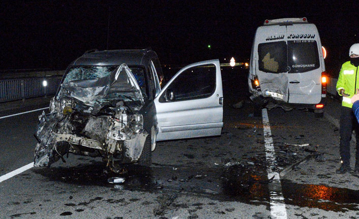 Gümüşhane Trabzon yolunda kaza: 2 yaralı