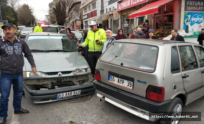 Hastane önünde kaza! Yaralılar var!