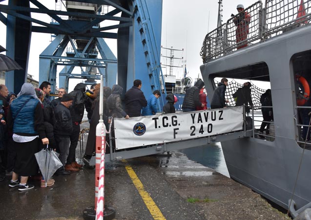 TCG Yavuz fırkateynine Trabzonlulardan yoğun ilgi