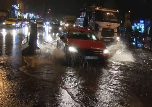 İstanbul'u sağanak vurdu - 06 Ocak 2020