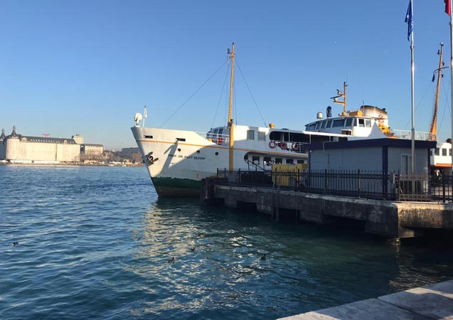 Kadıköy'de sahilde ceset bulundu