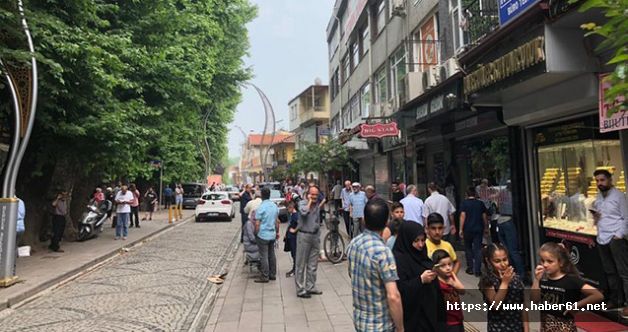 İstanbul'da deprem sonrası açıklamalar peşpeşe geldi!