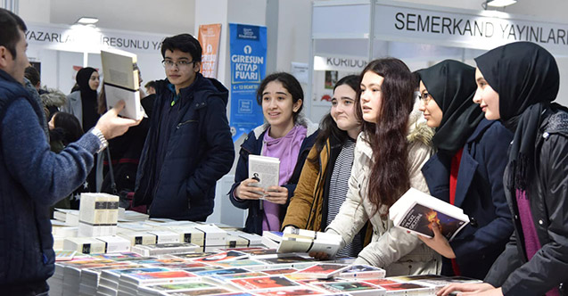 Giresun'da kitap fuarına yoğun ilgi