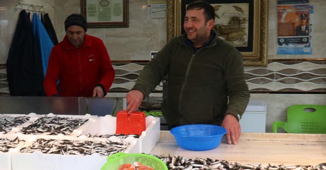 Hamsi Rize'de yüzleri güldürdü