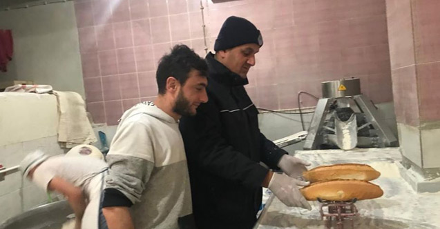 Zabıta ekiplerinden ekmek gramaj kontrolü