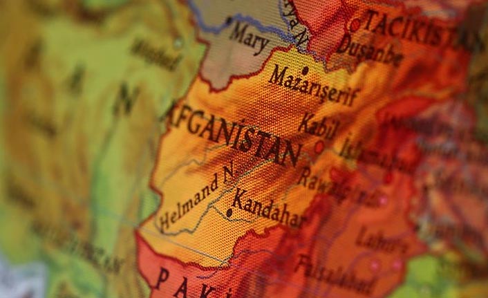 Afganistan'da yolcu uçağı düştü