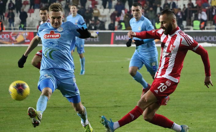 Sivasspor'a Rizespor'dan çelme