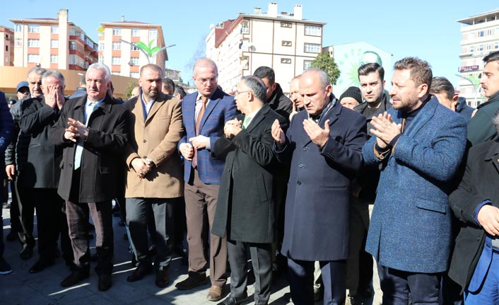 Bakan Turhan: "Afetleri siyasete alet etmememiz lazım"