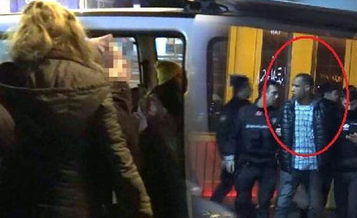 Metrobüste 11 yaşındaki kıza taciz!