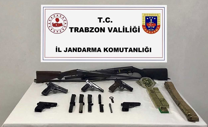 Trabzon’da silah kaçakçılarına darbe! Evinde yakalandı!