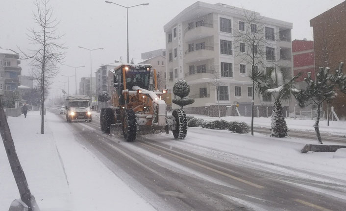 Kar yağışı hayatı olumsuz etkiledi