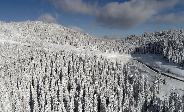 Karadeniz yaylalarında kar güzelliği