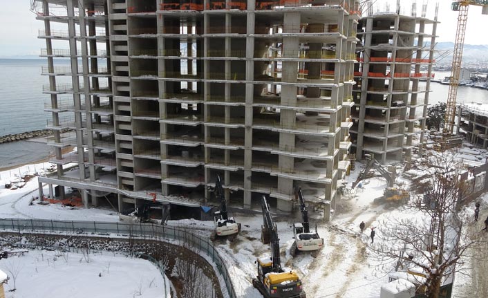 Ordu'da sahildeki gökdelenlerin yıkımına başlandı