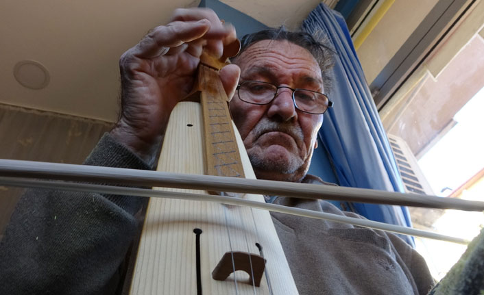 65 yıllık kemençe ustası Hasan Sancak: "Cumhurbaşkanının elinden..."