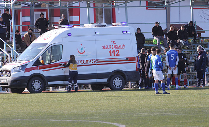 Yeşil sahada feci sakatlık! Futbolcunun kafatası kırıldı!