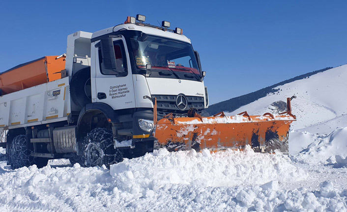 Gümüşhane’de kapanan köy yolları açıldı