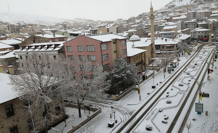 Bayburt yine beyaza büründü