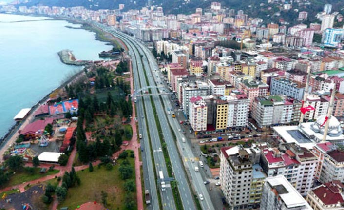 Karadeniz Sahil yolu Rize geçişinde çalışma