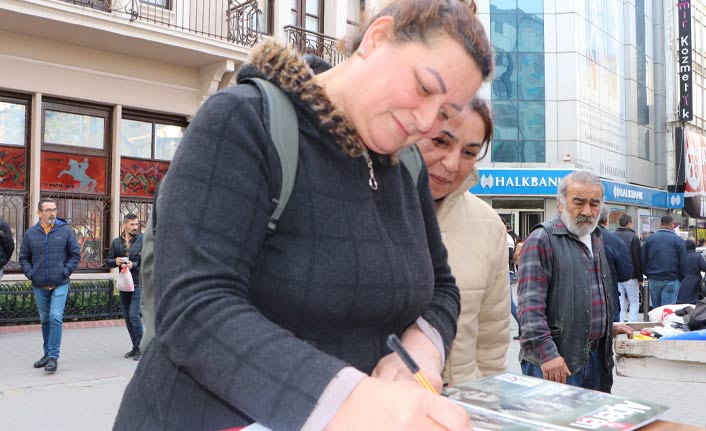 Kadınlar askere gitmek için gönüllü imza attı