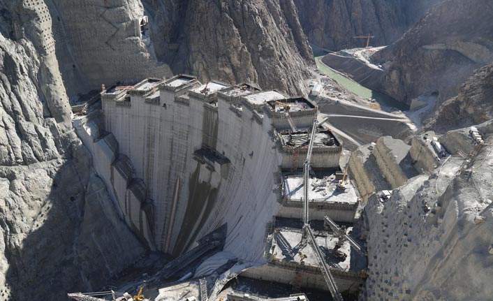 Yusufeli barajı yüzde 76'ya ulaştı